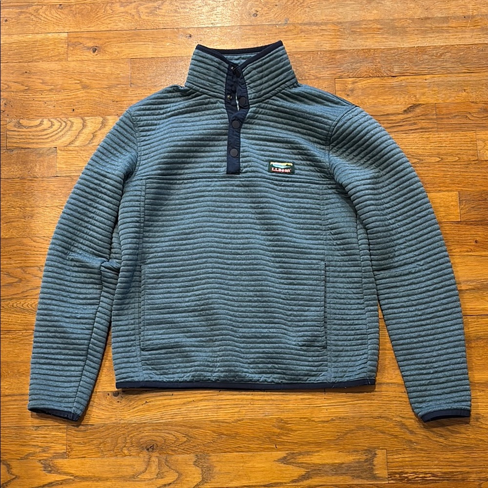 LL Bean means pullover EUC